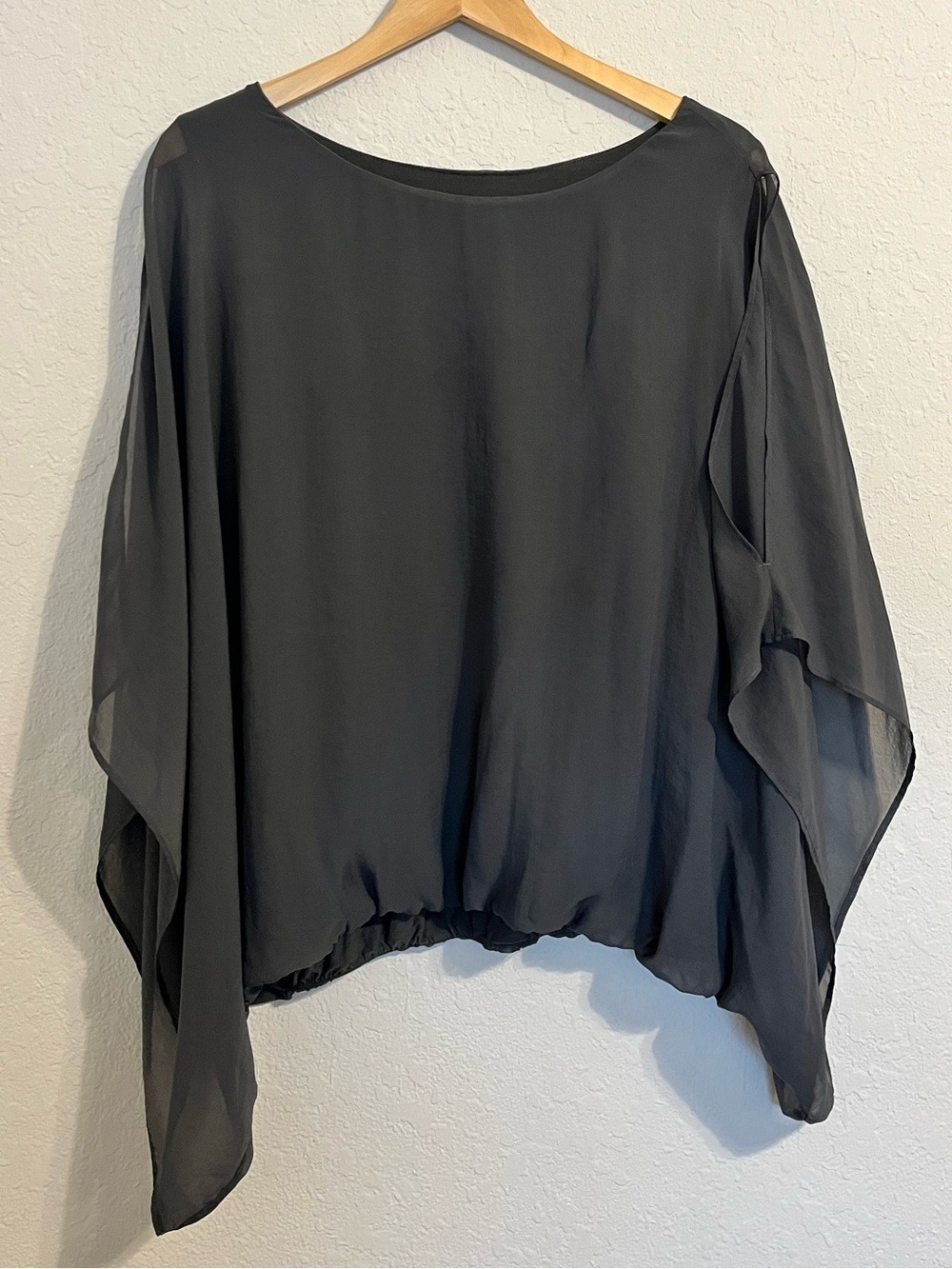 Chico’s Charcoal Sheer Overlay Bubble Hem Blouse Batwing Sz 4 20/22 Plus Size